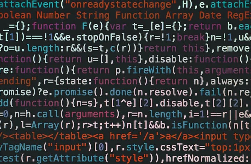 Lignes de code et données analytiques sur un écran sombre, représentant l'analyse IA de la structure d'un post