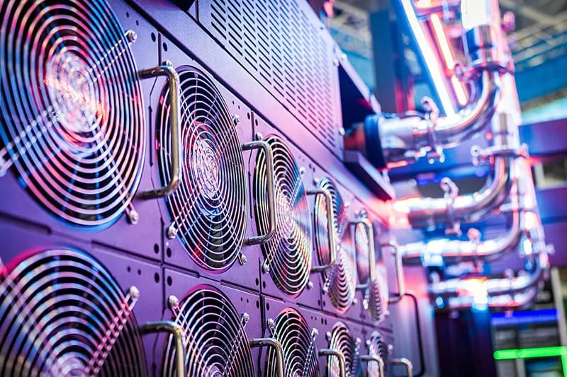 Serveurs informatiques sécurisés illustrant la protection des données en B2B