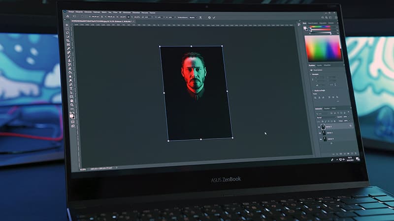 Écran de retouche photo montrant l'extraction intelligente d'un visage avec l'outil Face Extractor