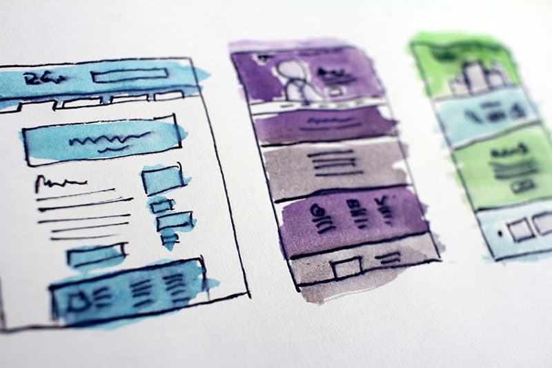 Plusieurs images disposées harmonieusement, symbolisant la mise en page dynamique et les grilles algorithmiques