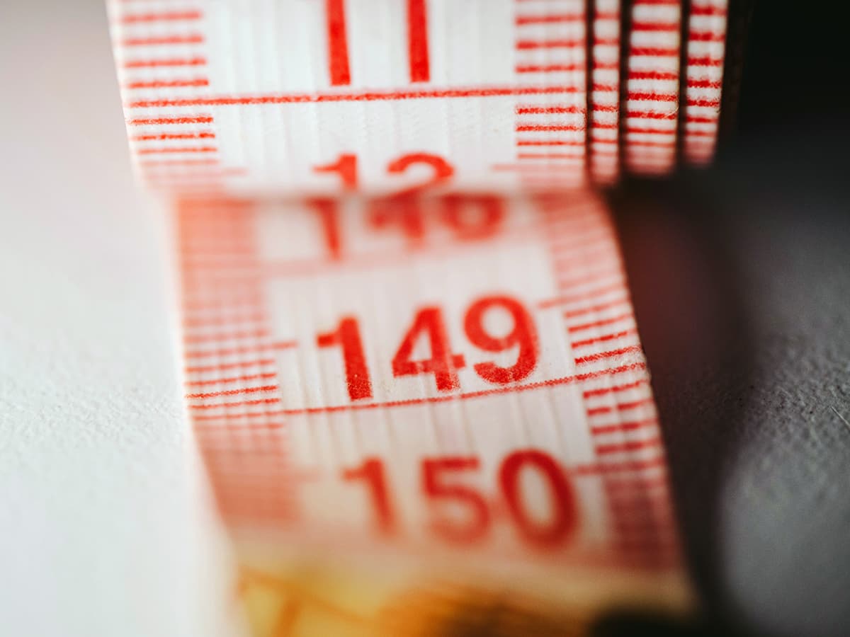 Mètre ruban mesurant au millimètre près