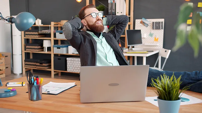 Détachement émotionnel : comment arrêter de lier son estime de soi professionnelle au nombre de likes