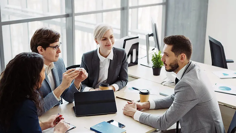 Employee Advocacy : comment transformer vos salariés en ambassadeurs grâce à des carrousels prêts à l'emploi