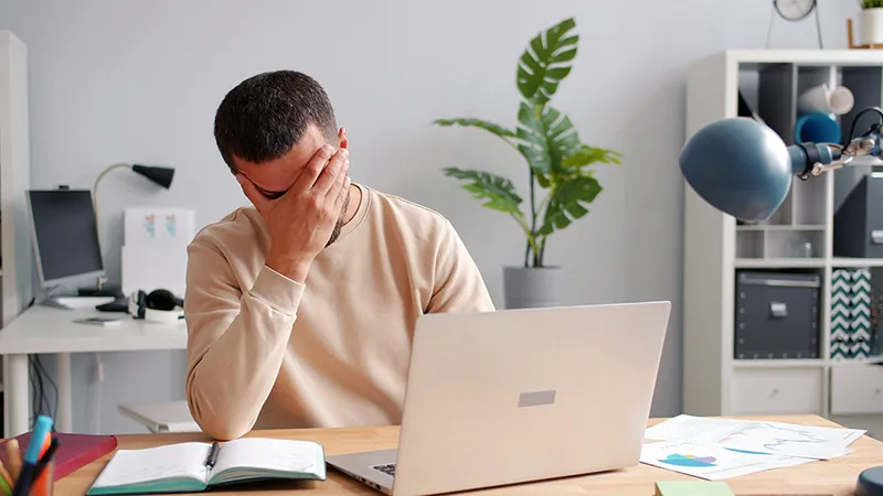 La vulnérabilité dosée : faut-il parler de ses échecs entrepreneuriaux sur LinkedIn pour créer de l'engagement ?